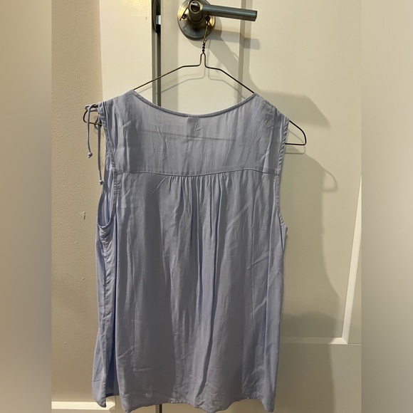 Old Navy Sky Blue Sleeveless Loose Top - Picture 2 of 3